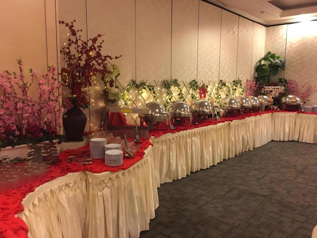 באטו פאהאט The Landmark Hotel מראה חיצוני תמונה