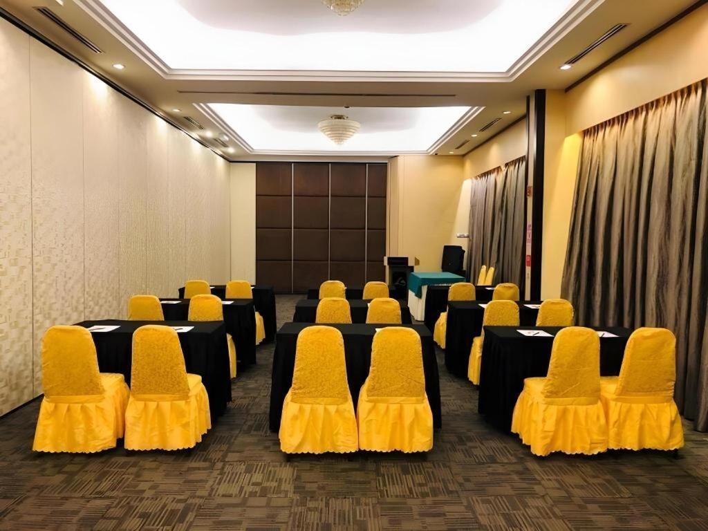 באטו פאהאט The Landmark Hotel מראה חיצוני תמונה