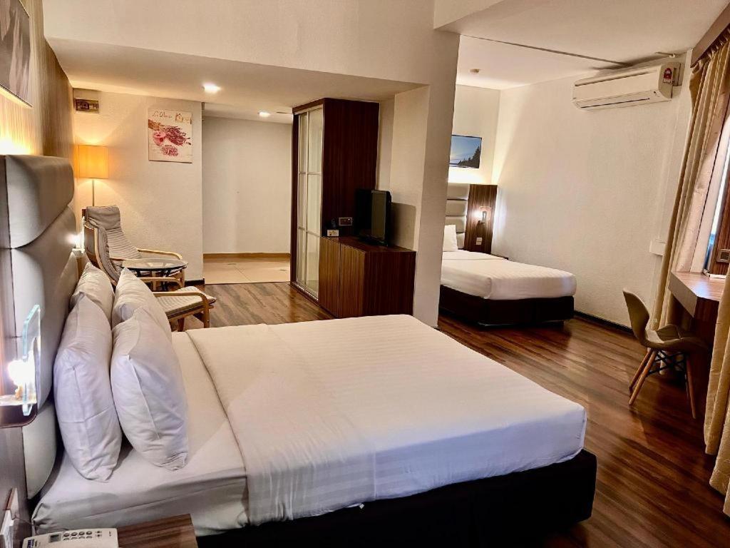 באטו פאהאט The Landmark Hotel מראה חיצוני תמונה